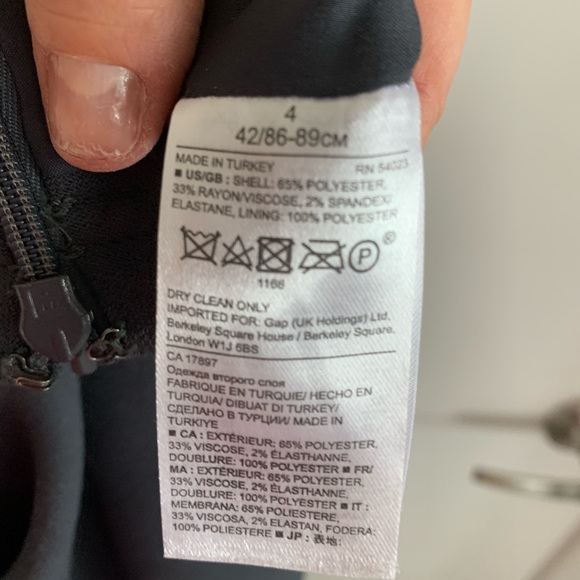 Banana Republic Skirt! Size 4 - Picture 4 of 5